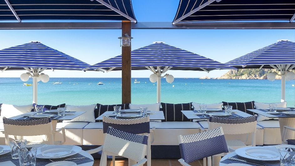5 star seaside hotel in Costa Brava with pool near PGA Catalunya
