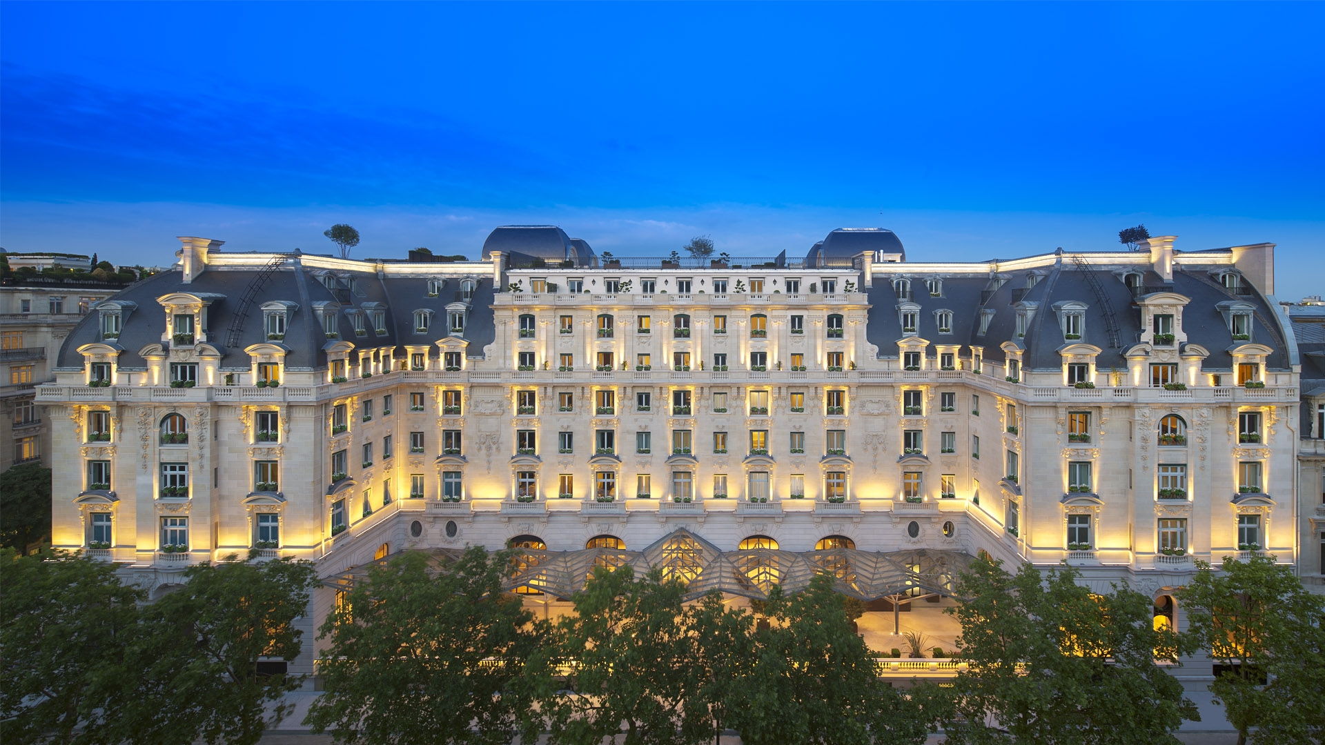 Central Paris Luxury Hotel With Pool And Spa The Peninsula