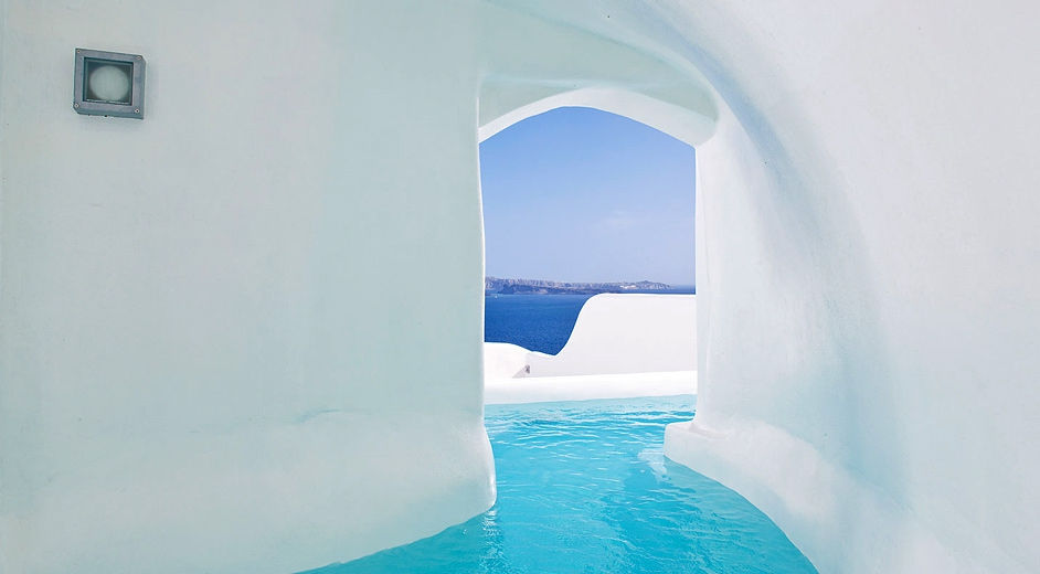 Amazing 5 Star Hotel in Santorini with Sea-Views - Canaves Oia